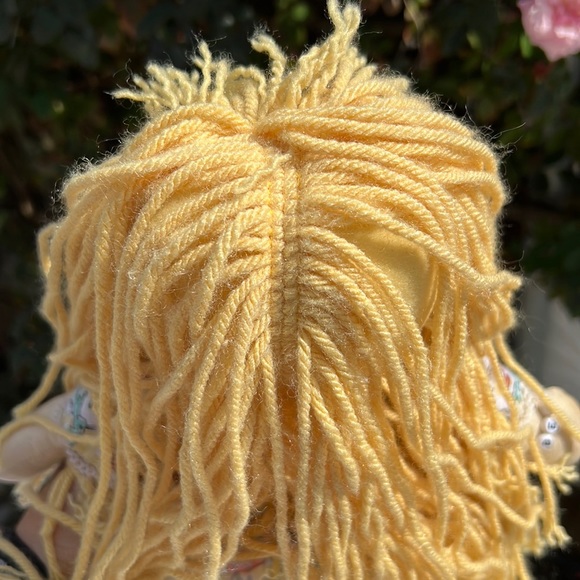 JIM SHORE DOLL KatJan Best Pals Yellow Bunny Dress Doll Designer COLLECTIBLE - Picture 6 of 17